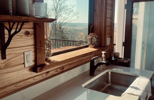 Hermann Cabin | NEW! Out On A Limb Treehouse