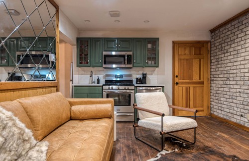 Windham Condo | NEW OUTDOOR HOT TUB! 1-Bedroom Luxury Suite + Full Kitch - Haus Windham