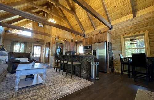 Valley Head Cabin | NEW Owl and Moon Romantic Cabin Majestic Views for Miles Fireplace and Hottub