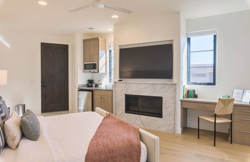 Ivins House | *New Owner Special* - Modern Luxury Casita