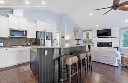 Eatonton House | NEW OWNERS: Family Lakefront Retreat: huge dock/kayak/fish/fire pit/amenities