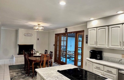 Connersville House | “New Owners”- Indoor Pool Nestled by Golf Course with Game Room, Outdoor area