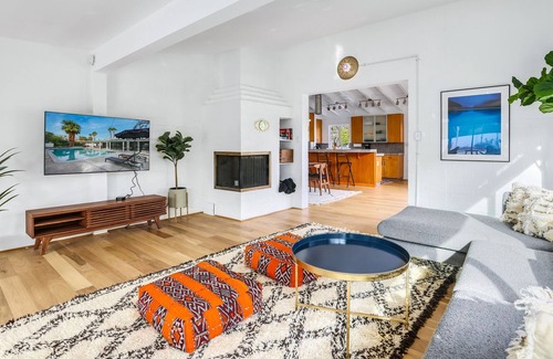 Sunrise Vista Chino House | NEW: Palm Springs Oasis w. Saltw. Pool, Spa, Views, Close to Downtown, Sleeps 8