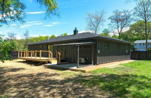 New Paltz House | New Paltz Modern Zen Cabin