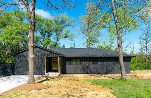 New Paltz House | New Paltz Modern Zen Cabin