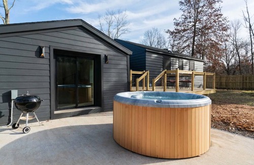 New Paltz House | New Paltz Zen Wellness Cabin w/Hot Tub