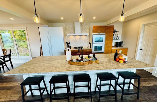 Naples House | New! Panorama Lakeview Place: Canandaigua Lake escape w pool, game room & more!