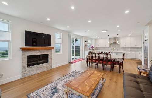 El Granada House | NEW! Panoramic Ocean Views Modern Coastal Escape