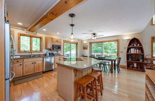 Paradise Point House | New! Paradise at Deep Creek: Lakefront, Private Dock, Hot Tub!