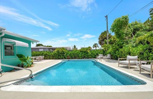 Parker Ridge House | NEW Paradise Palm Bungalow 4 bed 2 bath with Heated Pool