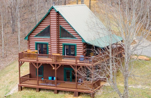 Ashe County Cabin | NEW! Paradise Valley Hideaway | Stunning MTN views