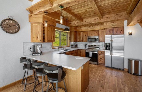 Pray House | New! Paradise Valley home with incredible views