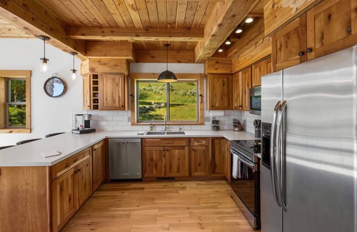 Pray House | New! Paradise Valley home with incredible views