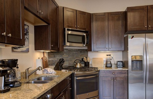 Kimball Junction Condo | New Park Terrace 4: 2 bedroom 2 bathroom condo in New Park with Great views