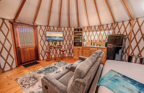 Bandera Cabin | NEW! Peacock/River Yurt Village/Couples Yurt/Hot Tub/Close to Town!