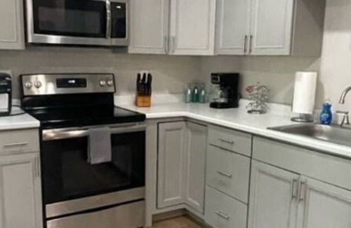 Dedham Apartment | New! Peakes Hill Haven