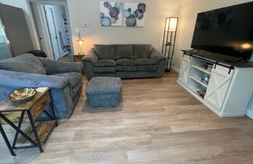 Dedham Apartment | New! Peakes Hill Haven