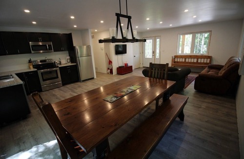 Miller Lake House | New Peninsula Bruce home
