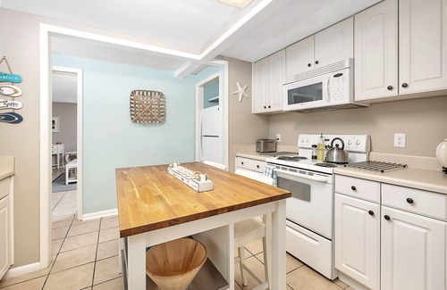 Saint Simons Heights House | NEW! Pet-Friendly, Great Location, Fenced-In Yard