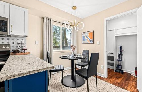 Roseville Apartment | New! Pet-Friendly 1BR in the heart of Roseville!