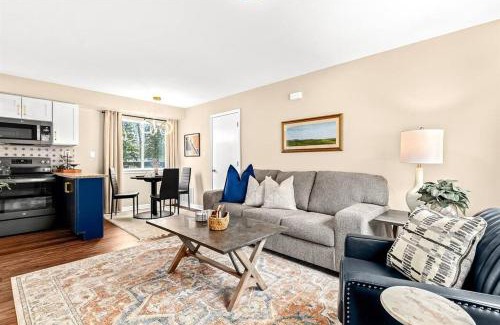 Roseville Apartment | New! Pet-Friendly 1BR in the heart of Roseville!