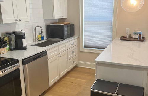 Wilmington Historic District Apartment | New pet-friendly 1BR/1BA Historic District carriage house 4 blocks to riverwalk