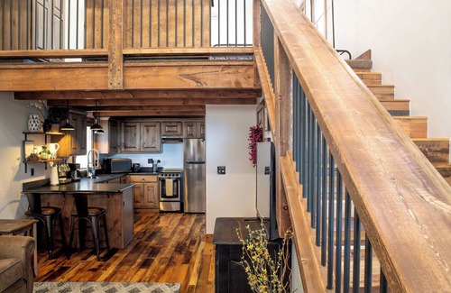 Red Bluff Estates Cabin | New pet-friendly, gorgeous cabin with AC and WiFi at Tiny Timbers Resort
