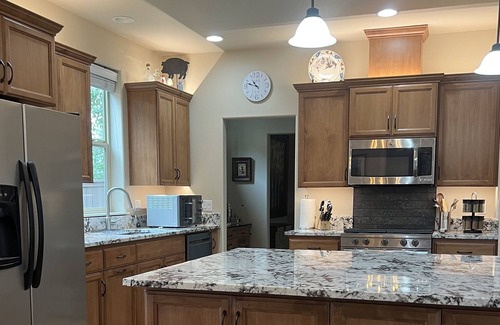 Southwest Bend House | NEW! Pet Friendly, Near Downtown Bend & Trails