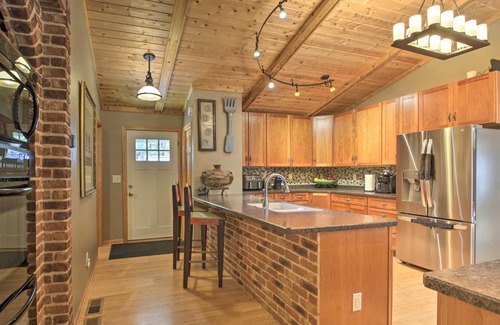 Nisswa House | NEW! Pet-Friendly Nisswa Home w/ Deck & Bunkhouse!