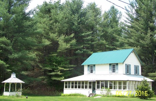 Lake Pleasant House | New! Pet Friendly! Stay in an Historic Home with Semi-Private Beach access