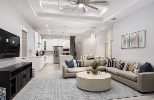 North Naples House | NEW PINBALL/GAMEROOM! Finest Designer Home, Heated Pool, Beach Close, FREE Bikes