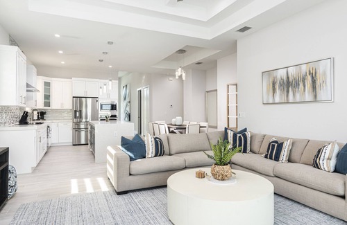 North Naples House | NEW PINBALL/GAMEROOM! Finest Designer Home, Heated Pool, Beach Close, FREE Bikes