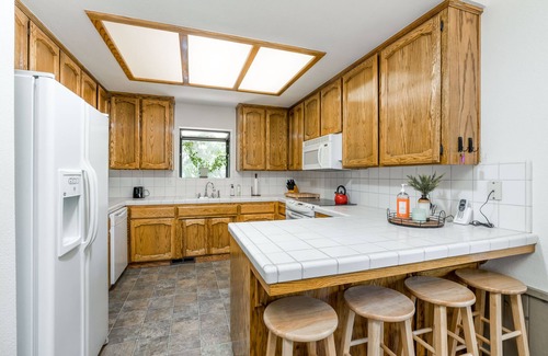 Shaver Lake Cabin | *NEW* Pine Grove Hideaway - family friendly only 1.5 Miles to the lake