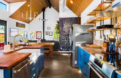 Driftwood House | NEW Pool, Hot Tub, Ping Pong, Fire Pit, Views on Stunning 5-acre Retreat!