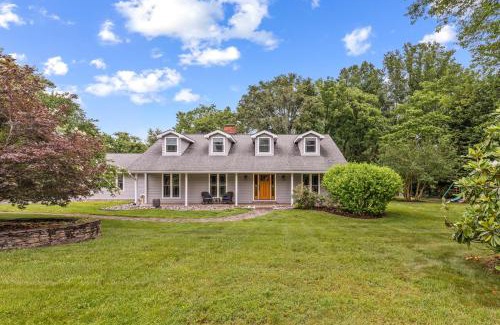 Harwood House | New! Pool Vibes At Vanishing Run