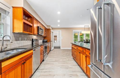 Harwood House | New! Pool Vibes At Vanishing Run