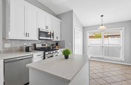 Meadow Pointe House | NEW! Poolside Oasis - Spacious Modern Home - Pool Home Just RENOVATED!