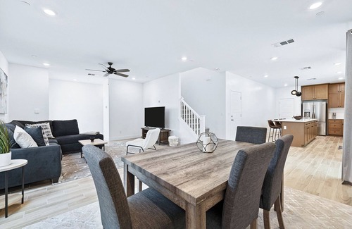 Clovis House | NEW Pristine Copper River Brambles Home - 4bd 3ba