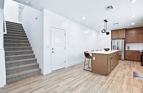 Clovis House | NEW Pristine Copper River Brambles Home - 4bd 3ba