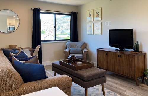 City Centre House | New, private, 1 bedroom carriage house downtown Kamloops (pet friendly)