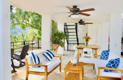 Tamanique House | New! Private beach house with pool, jacuzzi, ocean view deck