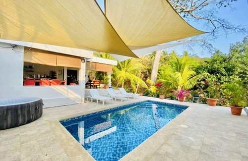 Tamanique House | New! Private beach house with pool, jacuzzi, ocean view deck