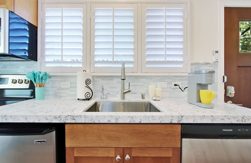 Cambrian Park Cottage | New & Private Guesthouse: Gated, AC+Washer+Dryer, easy Parking in Cambrian Park