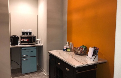 Palm Springs Apartment | NEW! Private Room private entrance, WELL EQUIPPED minutes to Palm Springs
