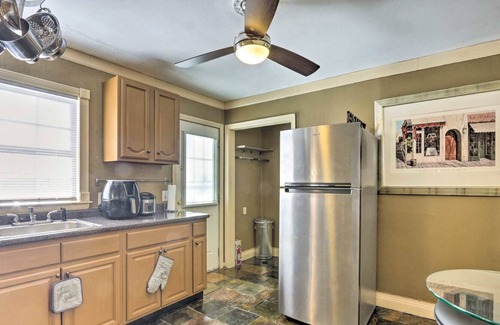 East Hartford House | New!Quaint & Convenient Hideaway: Great Location