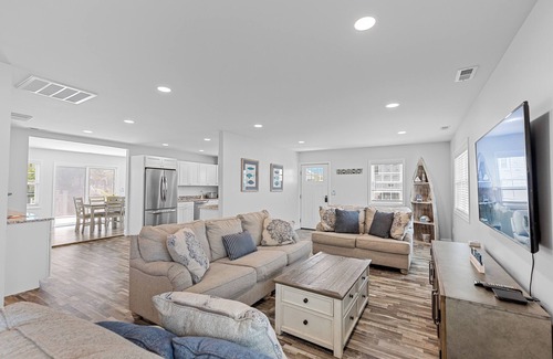 West Ocean City House | New Quay Retreat, bring your Boat and fall in love with this West OC Beauty!