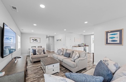 West Ocean City House | New Quay Retreat, bring your Boat and fall in love with this West OC Beauty!