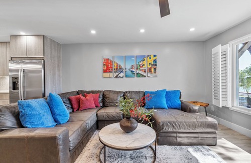 Scottsdale Country Acres House | New Rare Lake Front Central Old Town Scottsdale Townhome