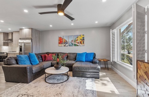 Scottsdale Country Acres House | New Rare Lake Front Central Old Town Scottsdale Townhome