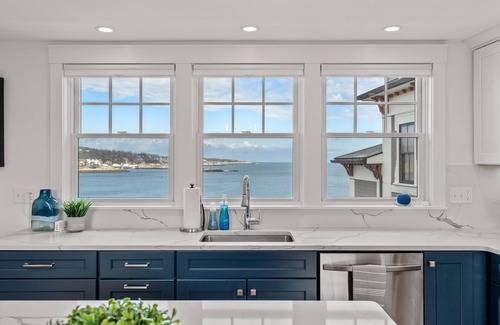 Rockport Apartment | NEW Rare Waterfront Luxury Penthouse Bearskin Neck
